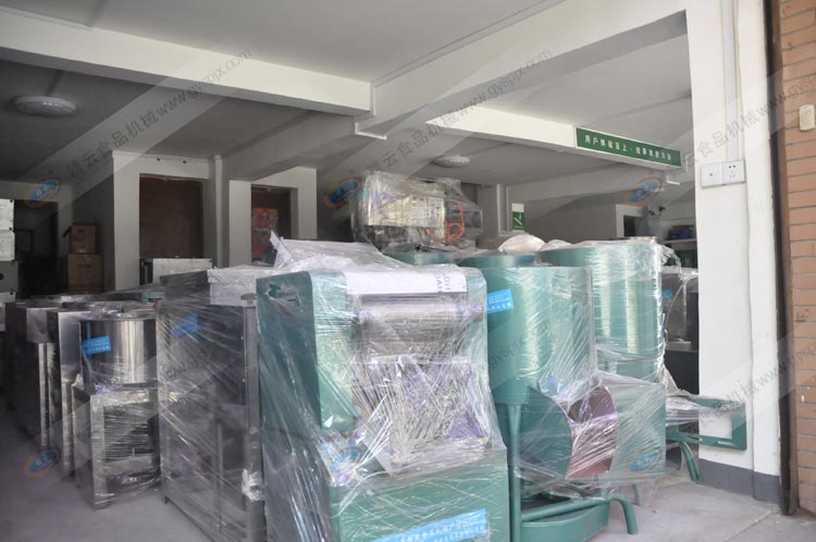 贛云食品機(jī)械廠倉(cāng)庫(kù)一角